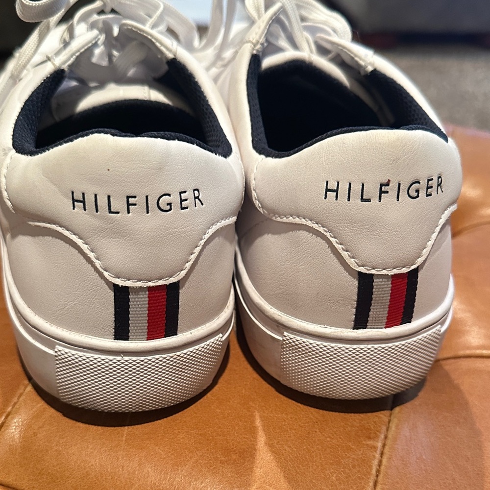 Tommy Hilfiger Men's Classic White Sneakers - Picture 4 of 13